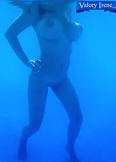 Tits Underwater