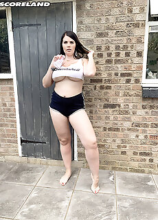 Terri Lou: Your Bodacious British Boo