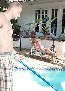 Bikini Pool Pick-up